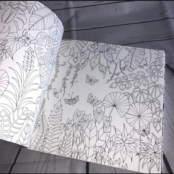 Johanna Basford Magical Jungle Book - Picture 4 of 5